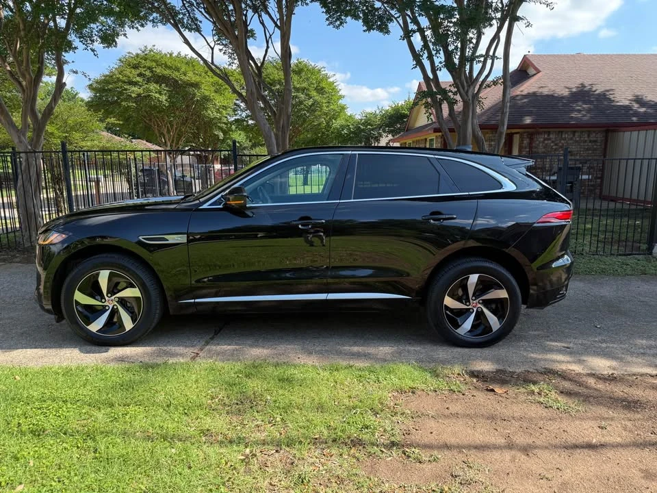 2021 Jaguar F-Pace - Image 2 of 19