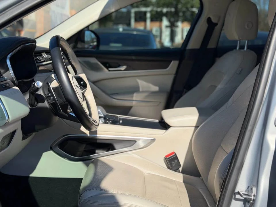 2021 Jaguar F-Pace - Image 5 of 18