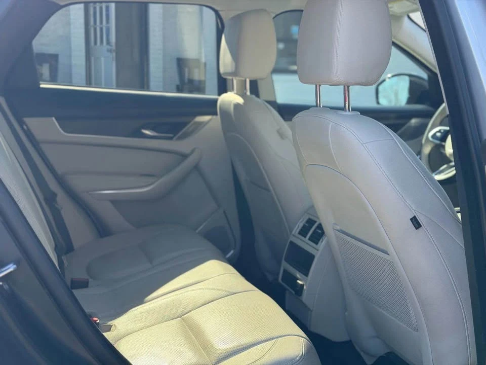 2021 Jaguar F-Pace - Image 8 of 18