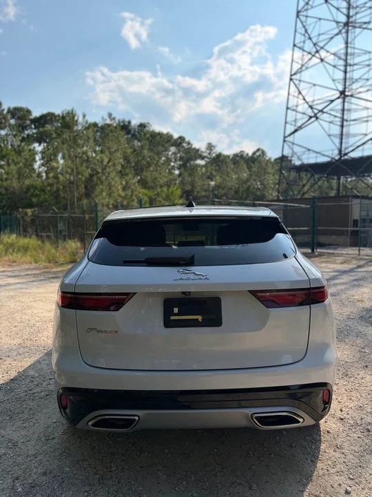 2021 Jaguar F-Pace - Image 14 of 20