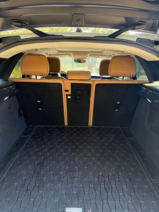 2021 Jaguar F-Pace - Image 9 of 20
