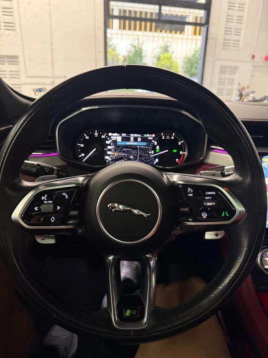 2021 Jaguar F-Pace - Image 9 of 11