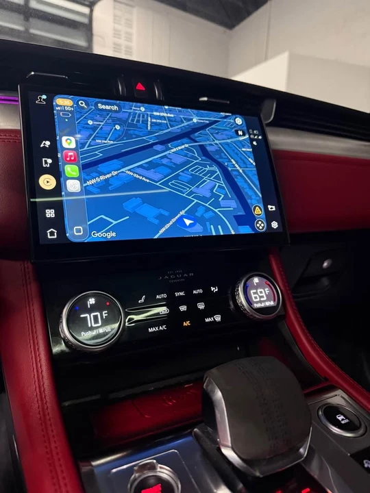 2021 Jaguar F-Pace - Image 8 of 11
