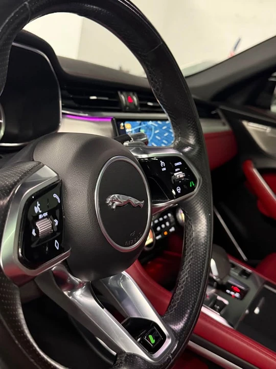 2021 Jaguar F-Pace - Image 10 of 11
