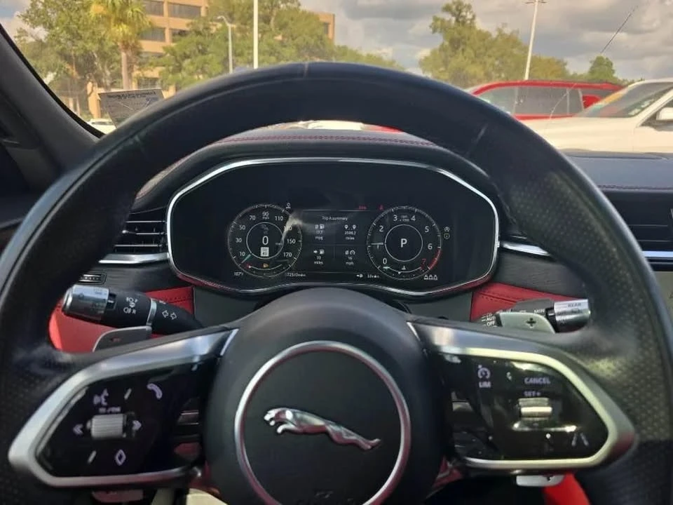 2021 Jaguar F-Pace - Image 10 of 17