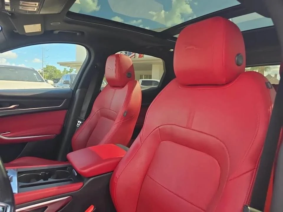 2021 Jaguar F-Pace - Image 7 of 17