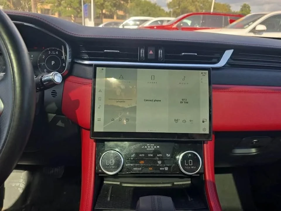 2021 Jaguar F-Pace - Image 11 of 17