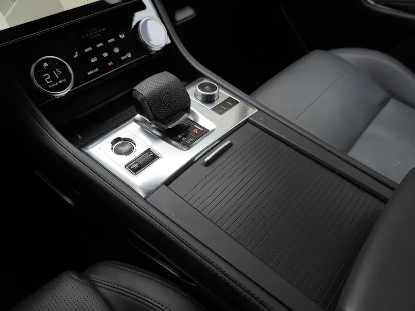 2021 Jaguar F-Pace SVR - Image 14 of 18