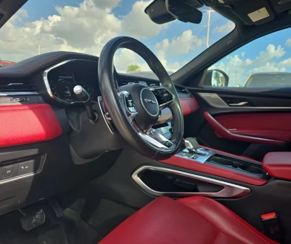 2021 Jaguar F-Pace - Image 2 of 11