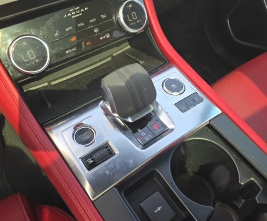 2021 Jaguar F-Pace - Image 7 of 11