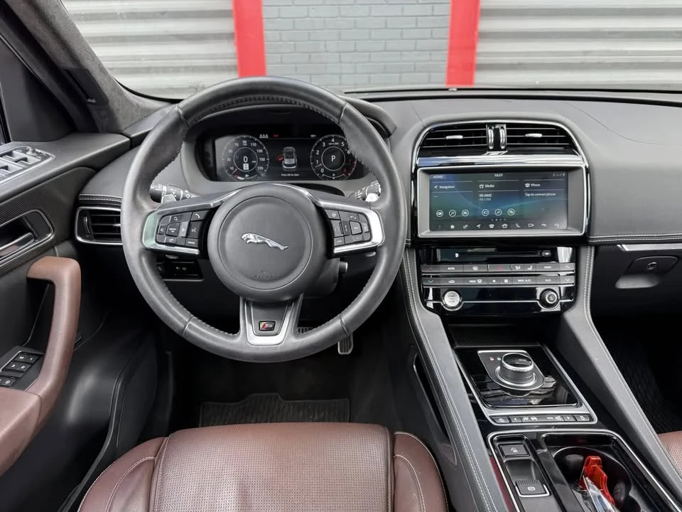 2021 Jaguar F-Pace - Image 4 of 6