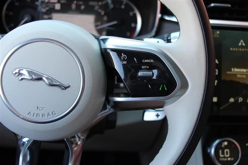 2021 Jaguar F-Pace - Image 19 of 20