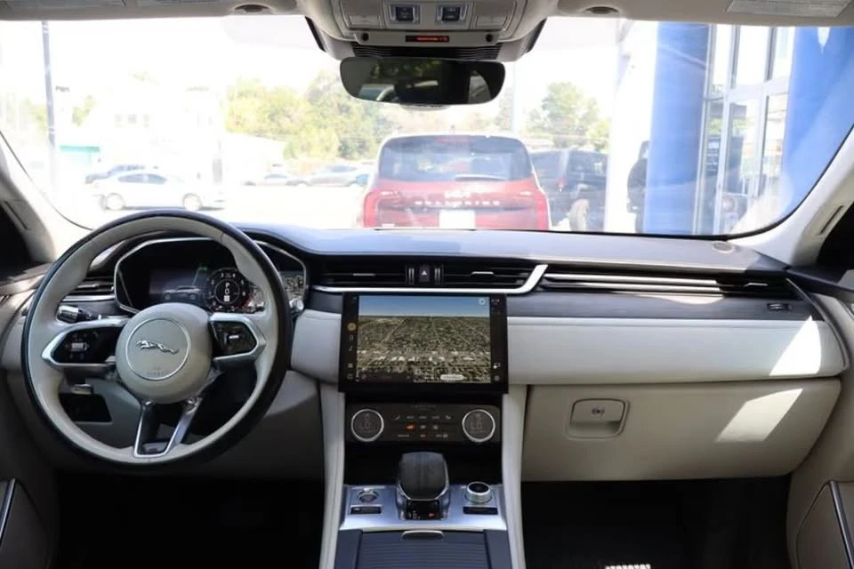 2021 Jaguar F-Pace - Image 11 of 20