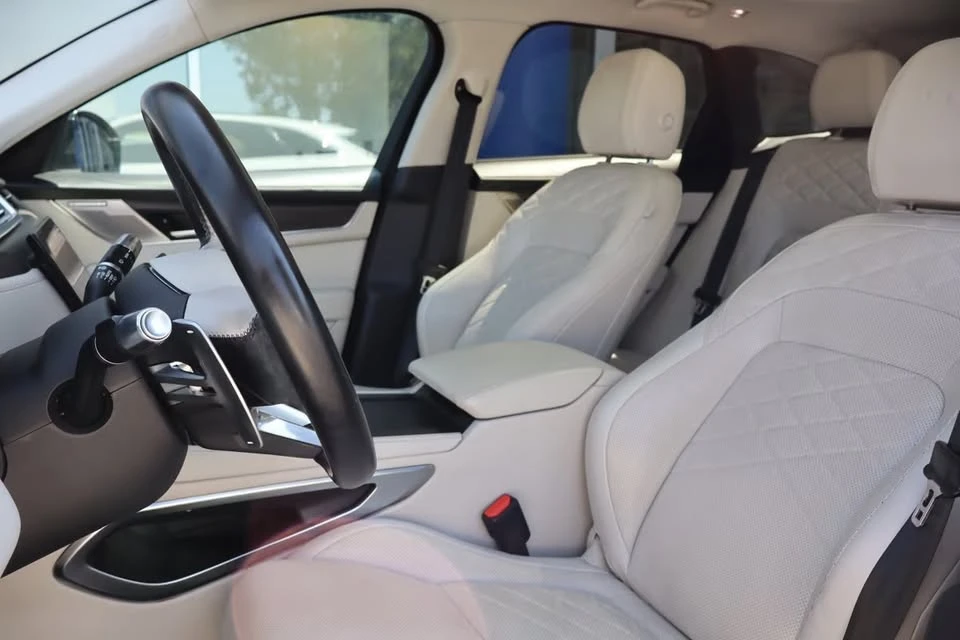 2021 Jaguar F-Pace - Image 9 of 20