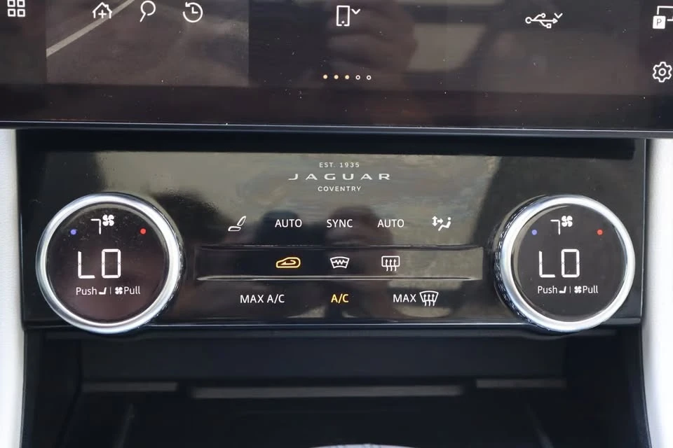 2021 Jaguar F-Pace - Image 15 of 20