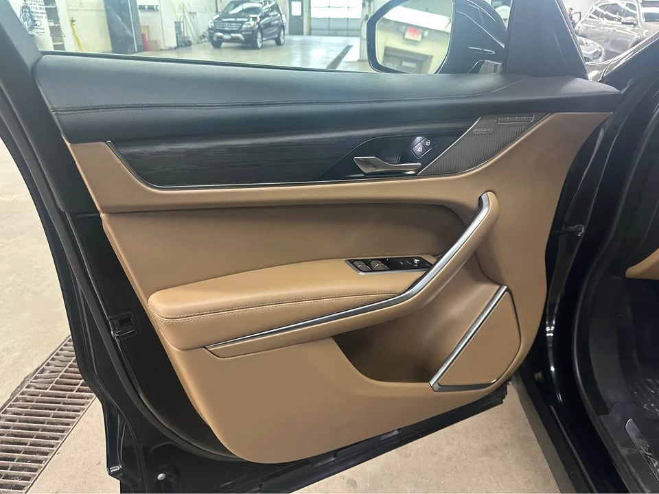 2021 Jaguar F-Pace SVR - Image 7 of 9