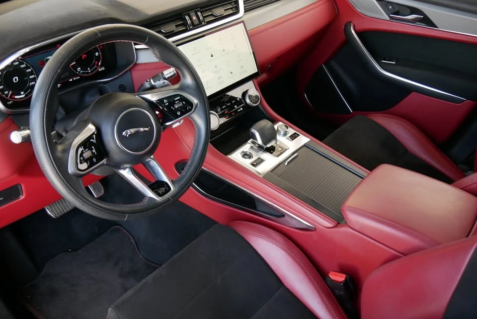 2021 Jaguar F-Pace SVR - Image 13 of 20