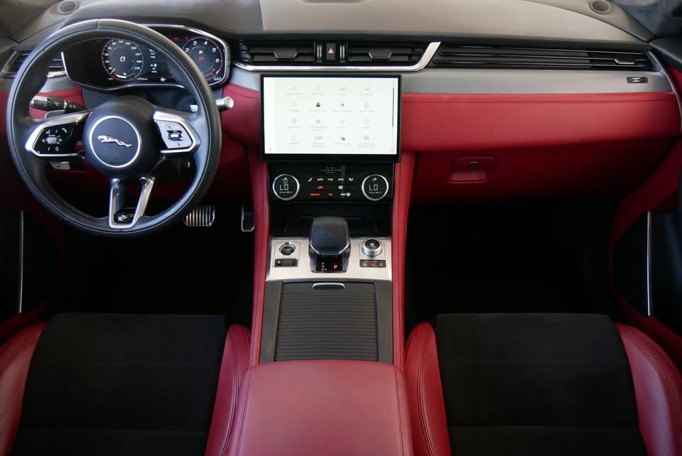 2021 Jaguar F-Pace SVR - Image 17 of 20