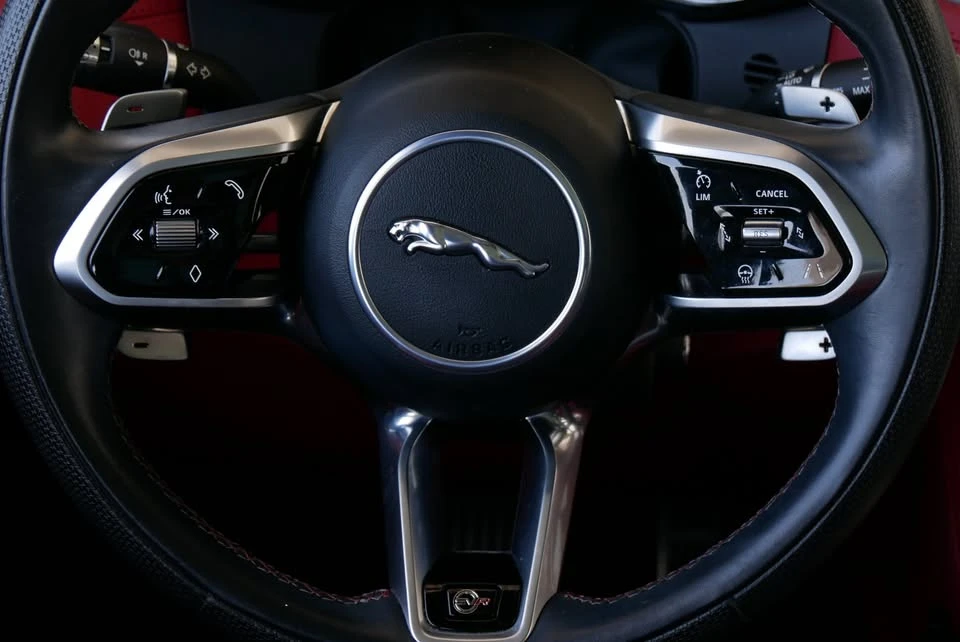 2021 Jaguar F-Pace SVR - Image 19 of 20