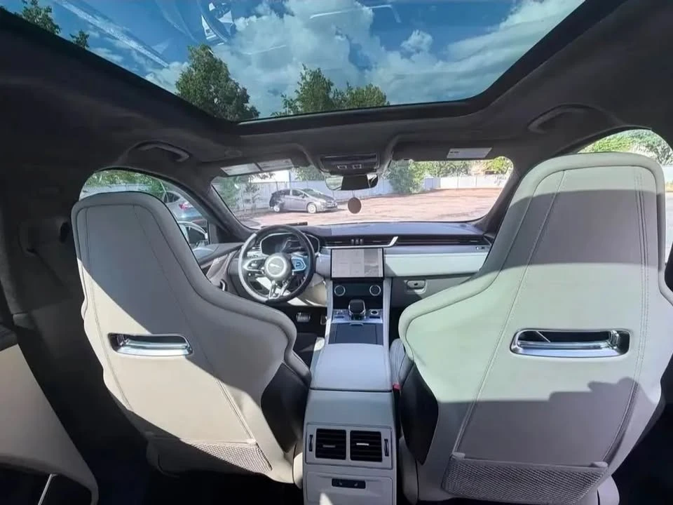2021 Jaguar F-Pace SVR - Image 10 of 11