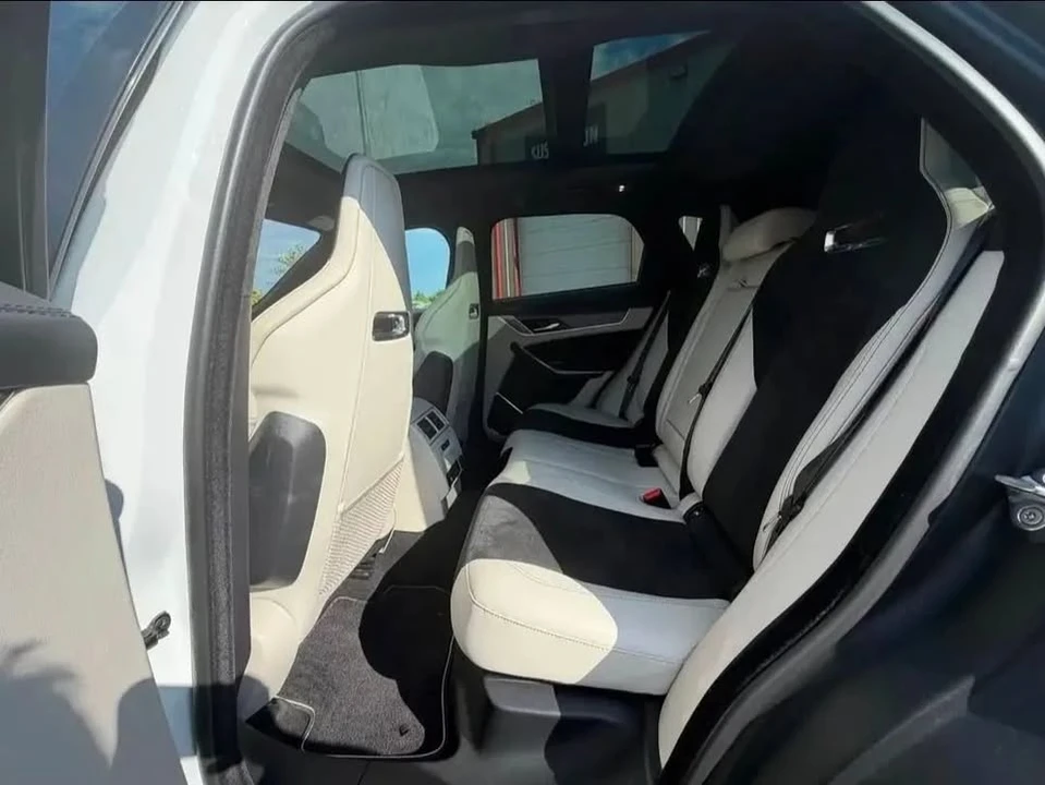 2021 Jaguar F-Pace SVR - Image 8 of 11