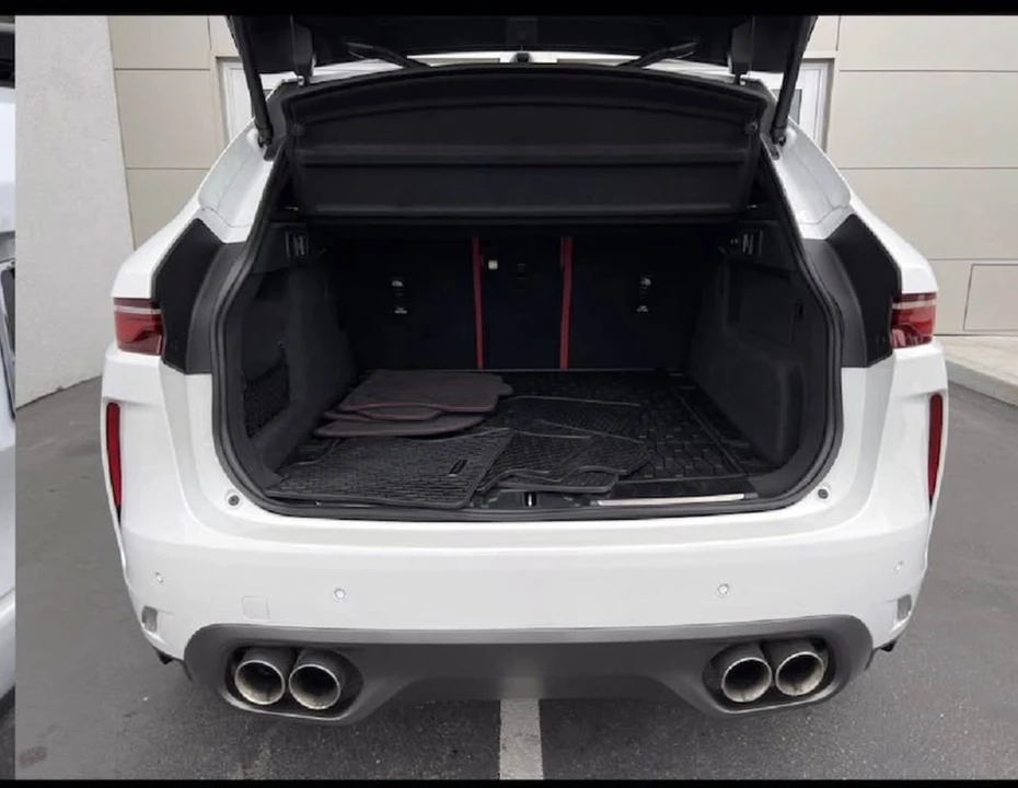 2021 Jaguar F-Pace SVR - Image 15 of 17