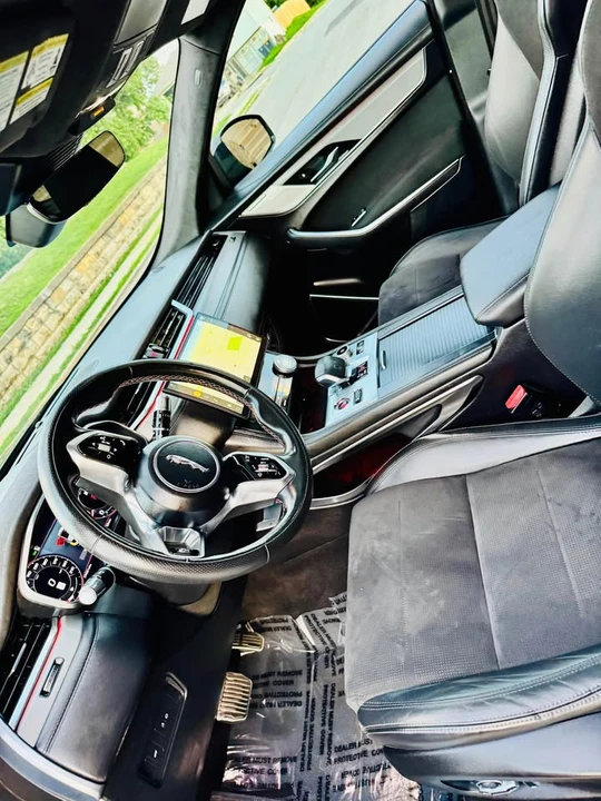 2021 Jaguar F-Pace SVR - Image 14 of 20