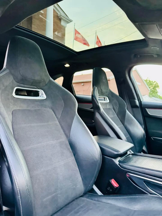 2021 Jaguar F-Pace SVR - Image 17 of 20