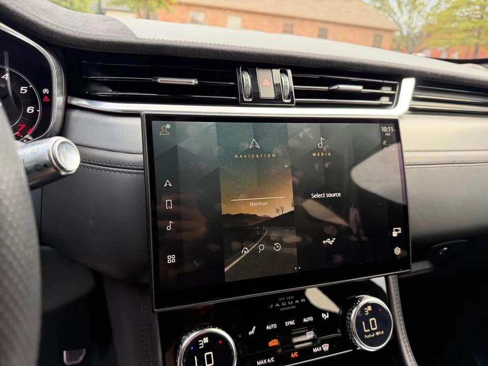 2021 Jaguar F-Pace SVR - Image 15 of 17