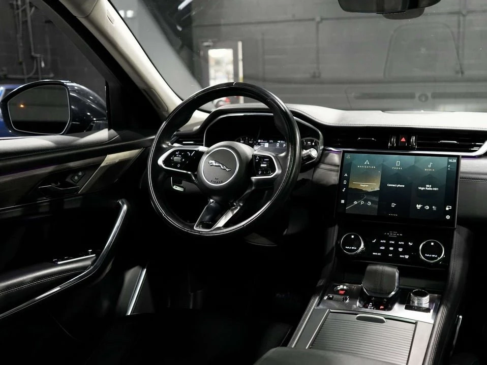 2021 Jaguar F-Pace - Image 8 of 20