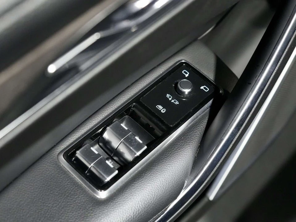 2021 Jaguar F-Pace - Image 17 of 20