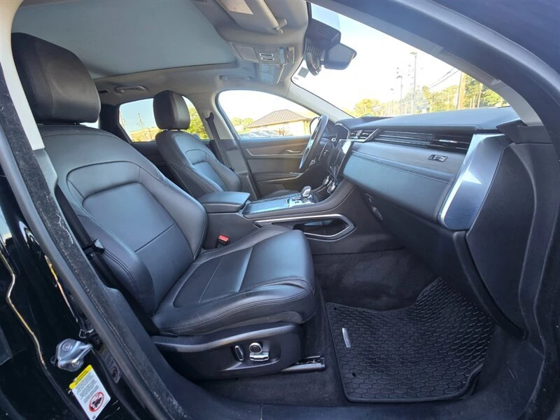 2021 Jaguar F-Pace - Image 14 of 20