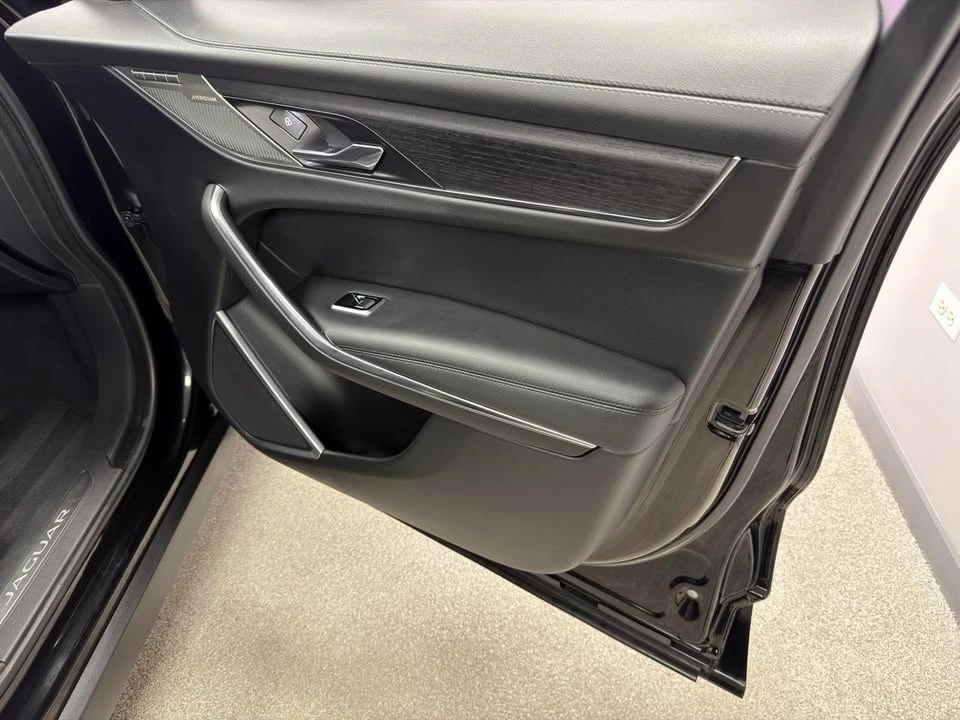 2021 Jaguar F-Pace - Image 13 of 20