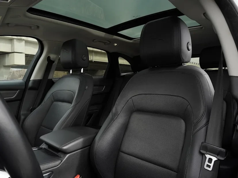 2021 Jaguar F-Pace - Image 15 of 17