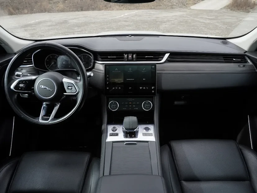 2021 Jaguar F-Pace - Image 8 of 17