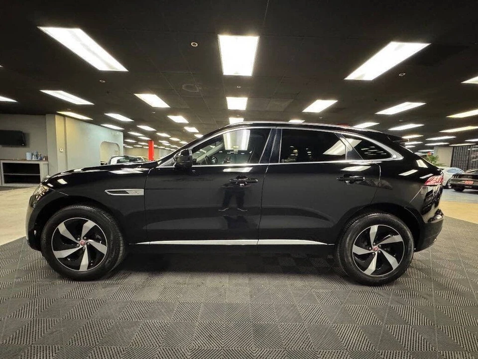 2021 Jaguar F-Pace - Image 11 of 21