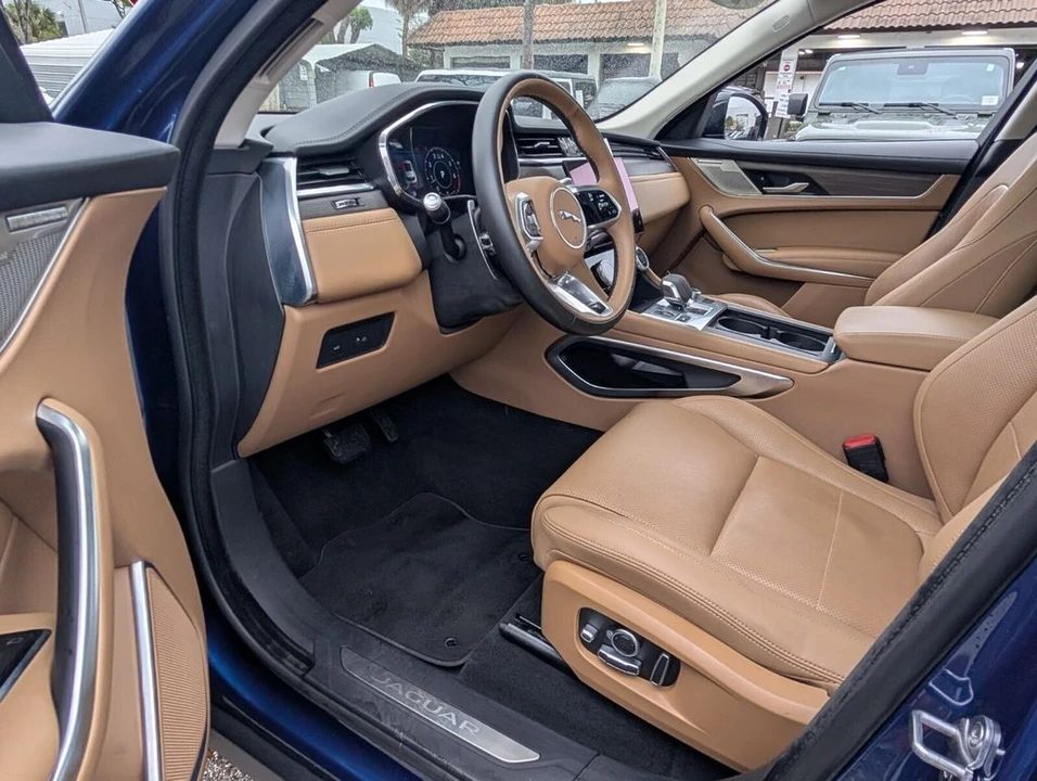 2021 Jaguar F-Pace - Image 11 of 21