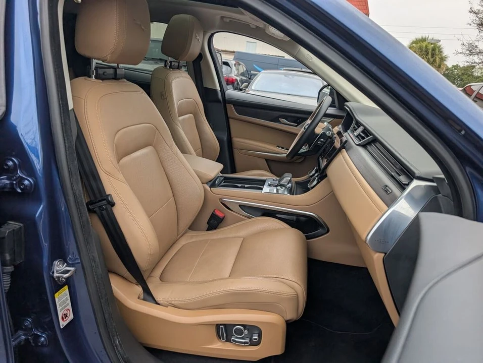 2021 Jaguar F-Pace - Image 18 of 21