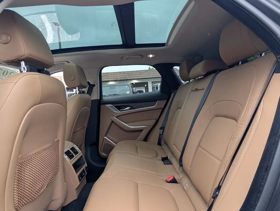 2021 Jaguar F-Pace - Image 13 of 21