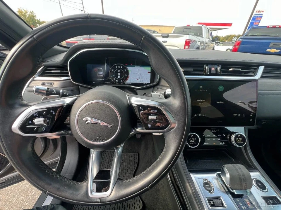 2021 Jaguar F-Pace - Image 17 of 21