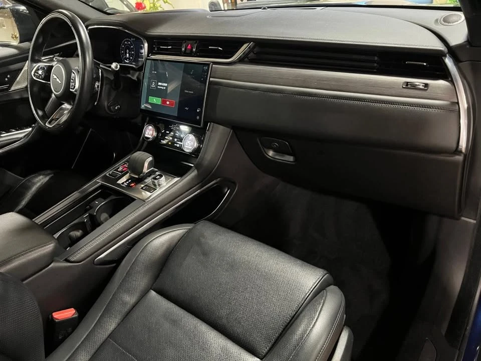2021 Jaguar F-Pace - Image 9 of 18