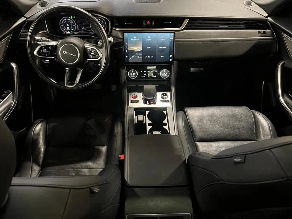2021 Jaguar F-Pace - Image 8 of 18