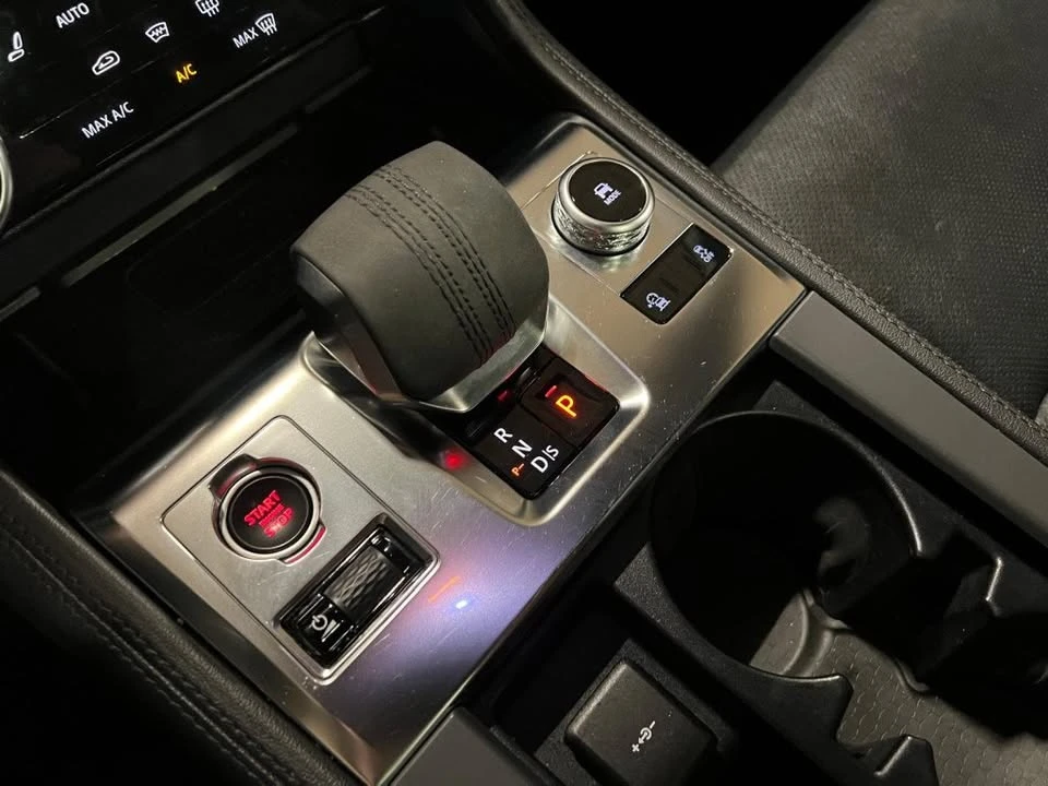 2021 Jaguar F-Pace - Image 15 of 18