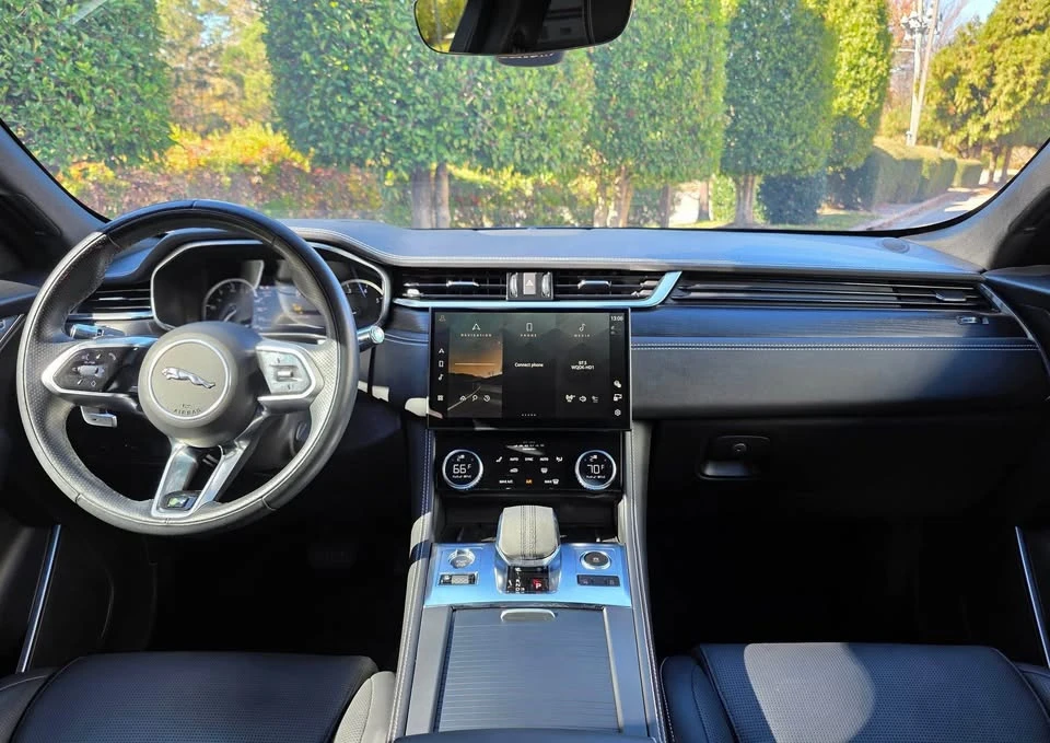 2021 Jaguar F-Pace - Image 2 of 4