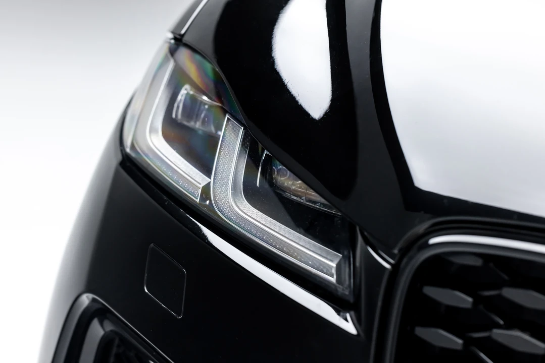 2021 Jaguar F-Pace - Image 16 of 31