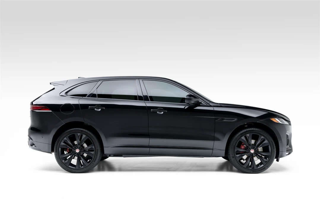 2021 Jaguar F-Pace - Image 7 of 31