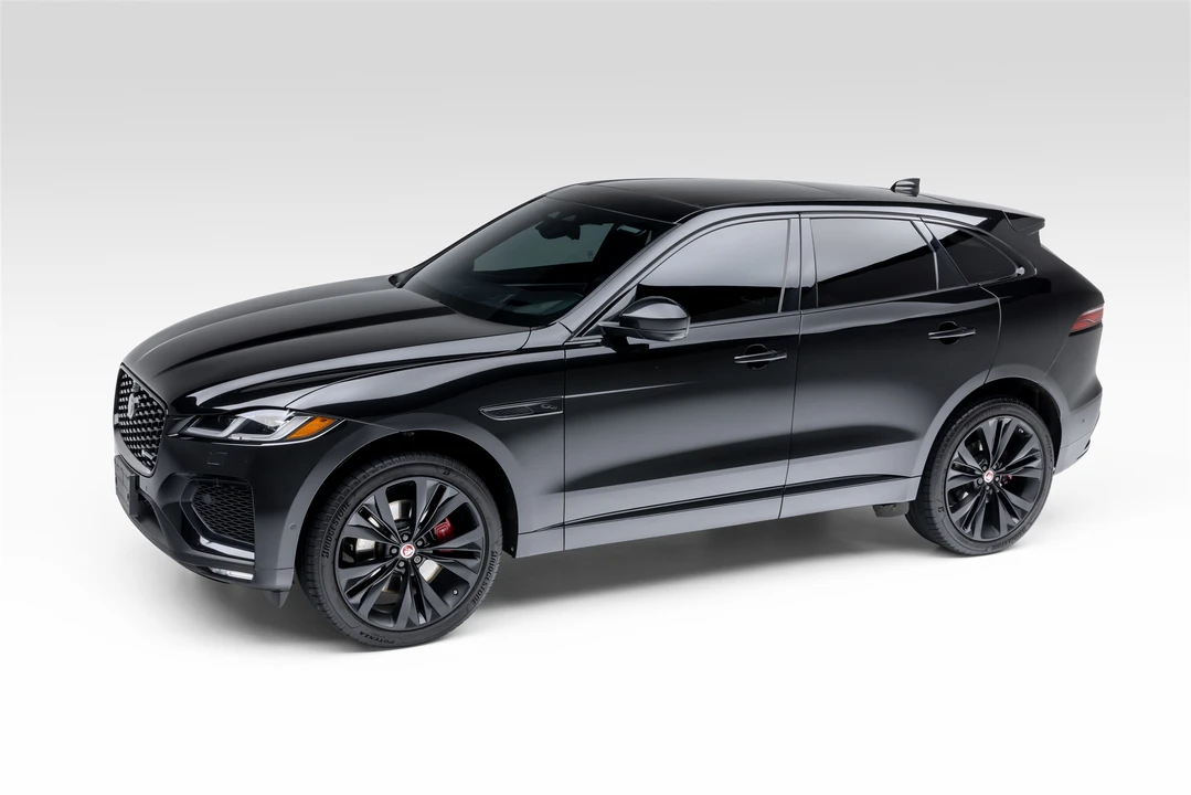 2021 Jaguar F-Pace - Image 15 of 31