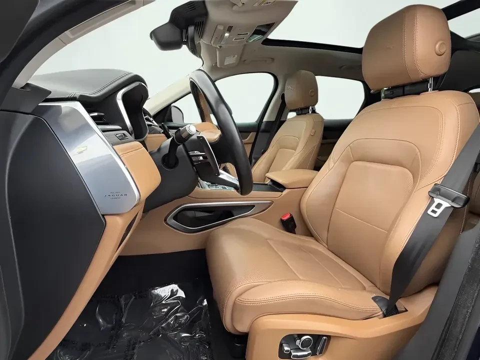 2021 Jaguar F-Pace - Image 16 of 20