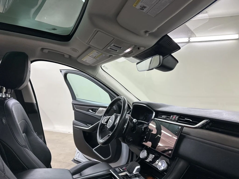 2021 Jaguar F-Pace - Image 17 of 21