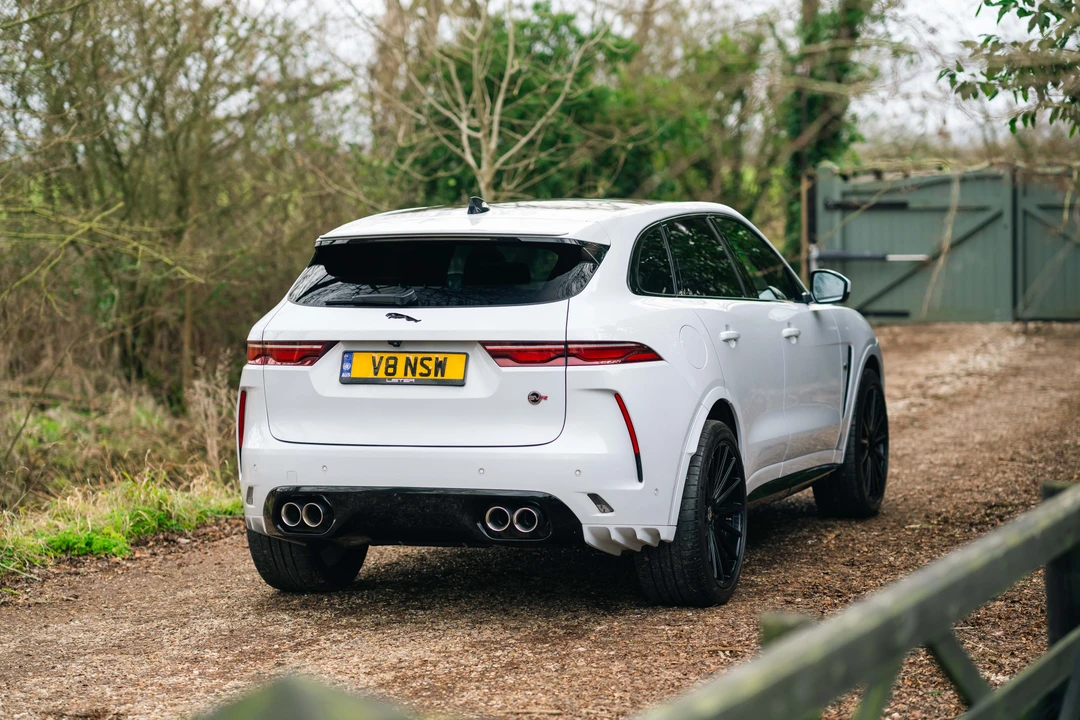 2021 Jaguar F-Pace SVR - Image 9 of 31